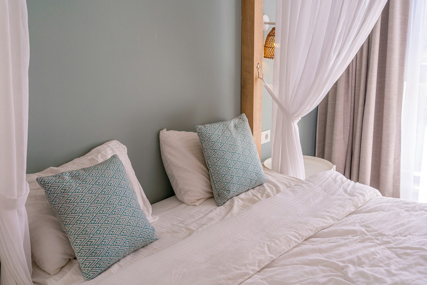 Deluxe Queen Sized Bed